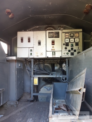 Polowa stacja zasilania PAD 100-3/400/P2 (100 kW, 400 V, 50 Hz) na p-pie 2 os. (ciężar własny 3 800 kg, urwane mocowanie tylnej osi) 